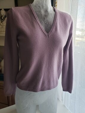 United Colors Of Benetton Lavender V-Neck 100% Merino Wool Sweater